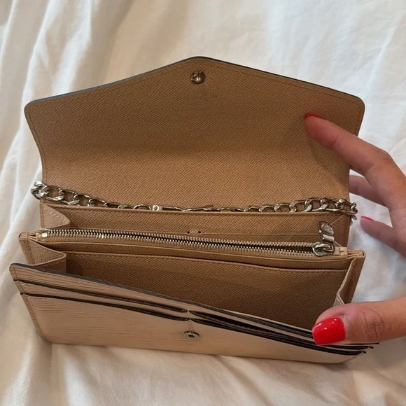 Louis Vuitton EPI Sarah Envelope Wallet - Picture 9 of 10
